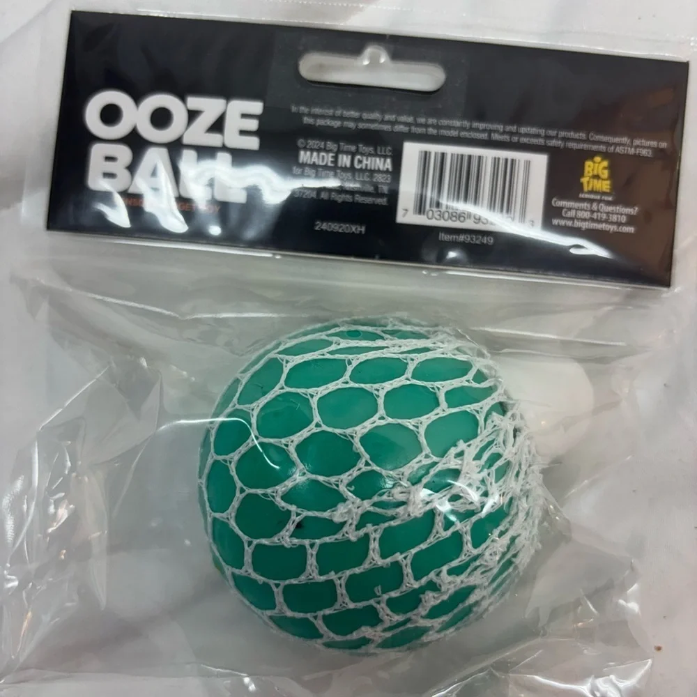NWT Color Changing Ooze Ball Sensory Fidget Toy- Toy Planet teal and green